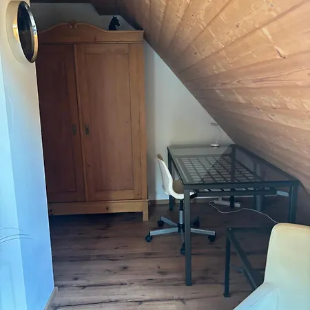 Ferienhaus Theresia 펜션 즈비팔텐